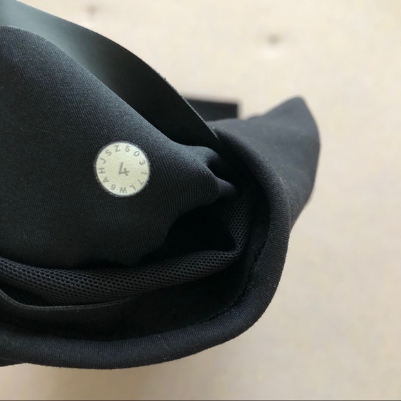 Lululemon black in movement crop leggings - Picture 4 of 4